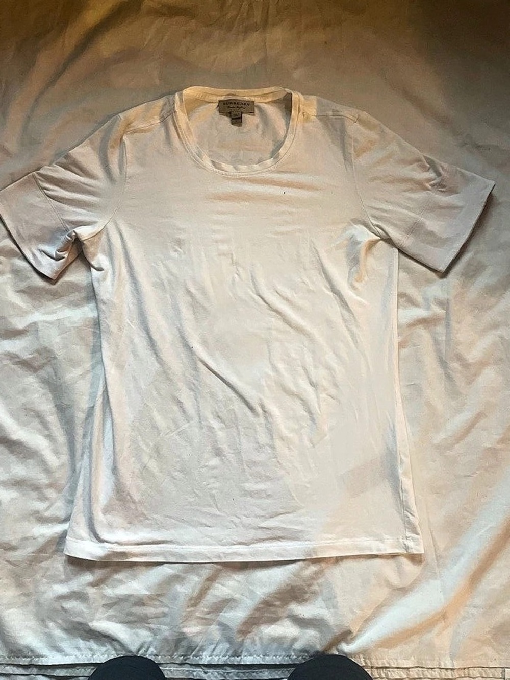 Women’s Burberry Short Sleeve Tee in White & Beige Size Medium